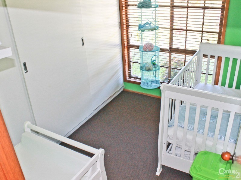 8 Craven Close, Maryland NSW 2287