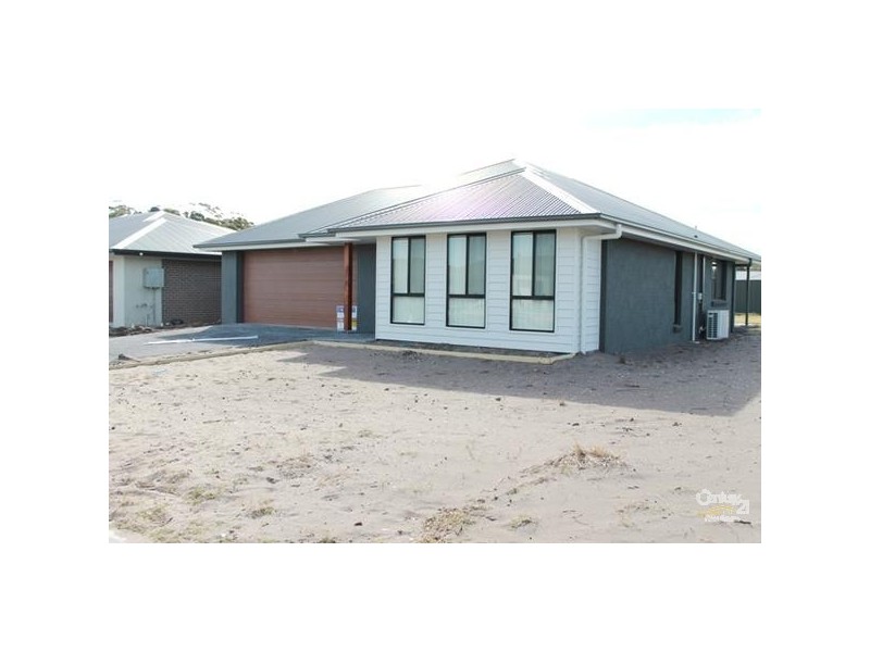 41 Seaside Boulevarde, Fern Bay NSW 2295