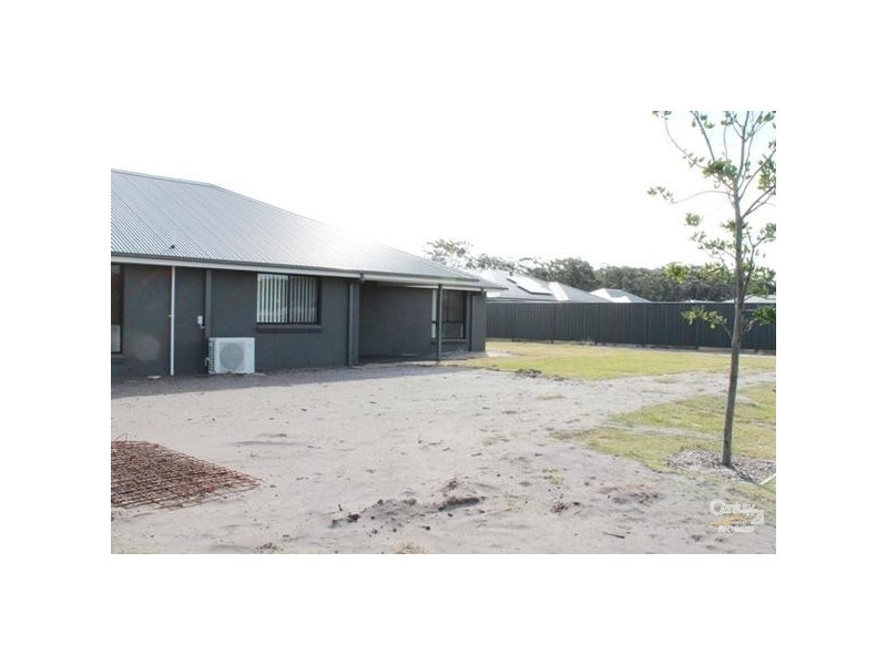 41 Seaside Boulevarde, Fern Bay NSW 2295