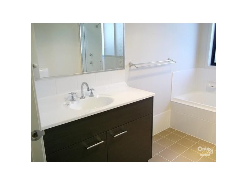 7 Salamon Road, Cameron Park NSW 2285