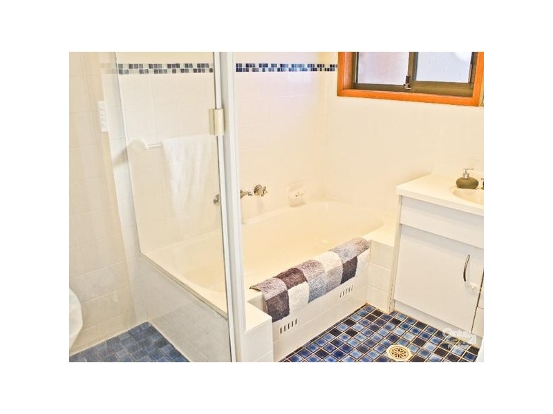 8 Craven Close, Maryland NSW 2287