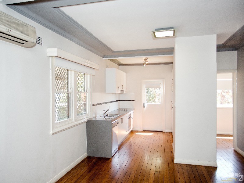 4 Gulliver Street, Hamilton NSW 2303