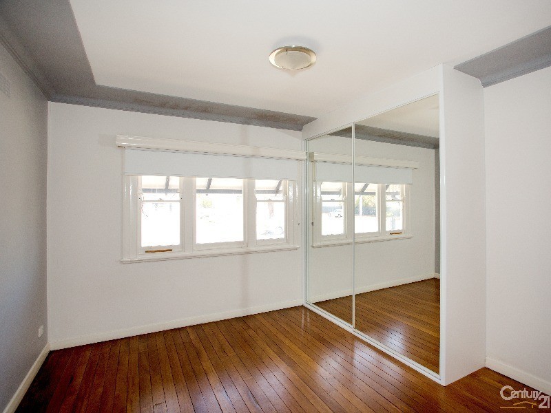 4 Gulliver Street, Hamilton NSW 2303