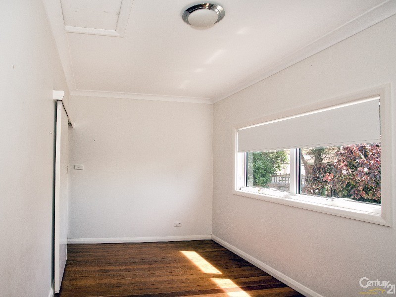 4 Gulliver Street, Hamilton NSW 2303