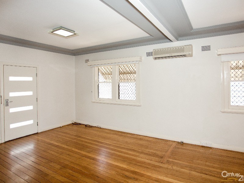 4 Gulliver Street, Hamilton NSW 2303