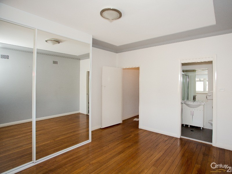 4 Gulliver Street, Hamilton NSW 2303