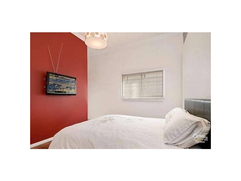 51 Douglas Street, Stockton NSW 2295