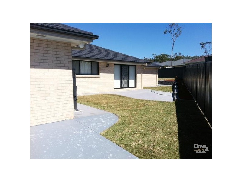 7 Soloman Road, Cameron Park NSW 2285