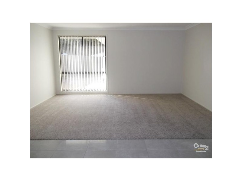 7 Soloman Road, Cameron Park NSW 2285