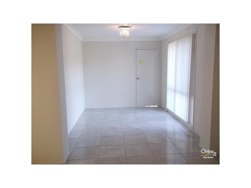 7 Soloman Road, Cameron Park NSW 2285