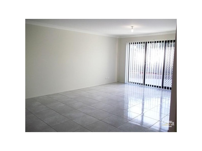 7 Soloman Road, Cameron Park NSW 2285