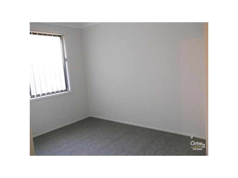 7 Soloman Road, Cameron Park NSW 2285