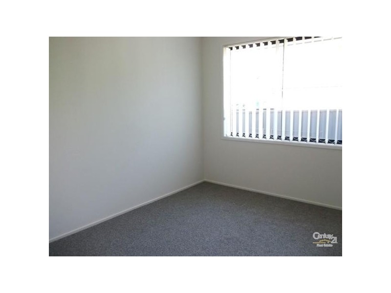 7 Soloman Road, Cameron Park NSW 2285