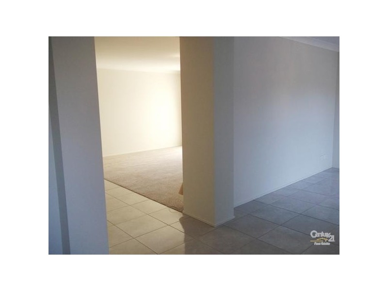 7 Soloman Road, Cameron Park NSW 2285