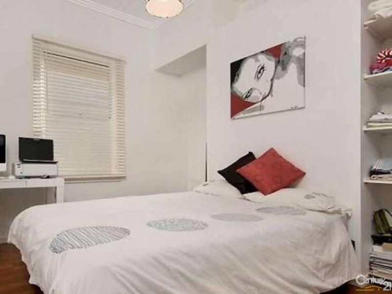 51 Douglas Street, Stockton NSW 2295