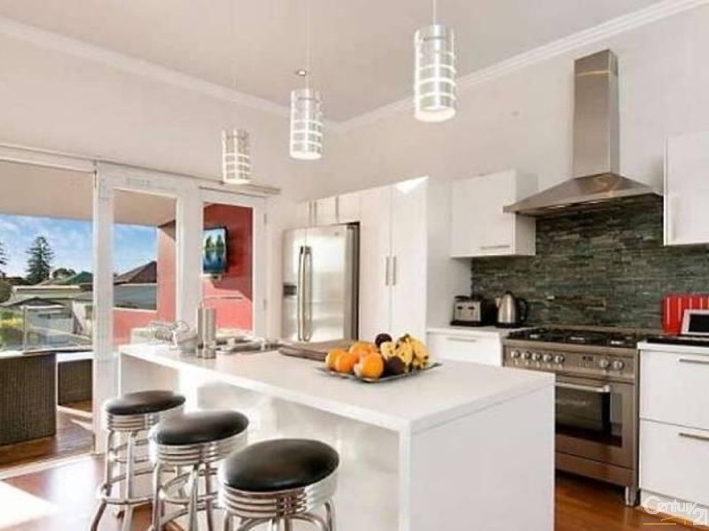 51 Douglas Street, Stockton NSW 2295