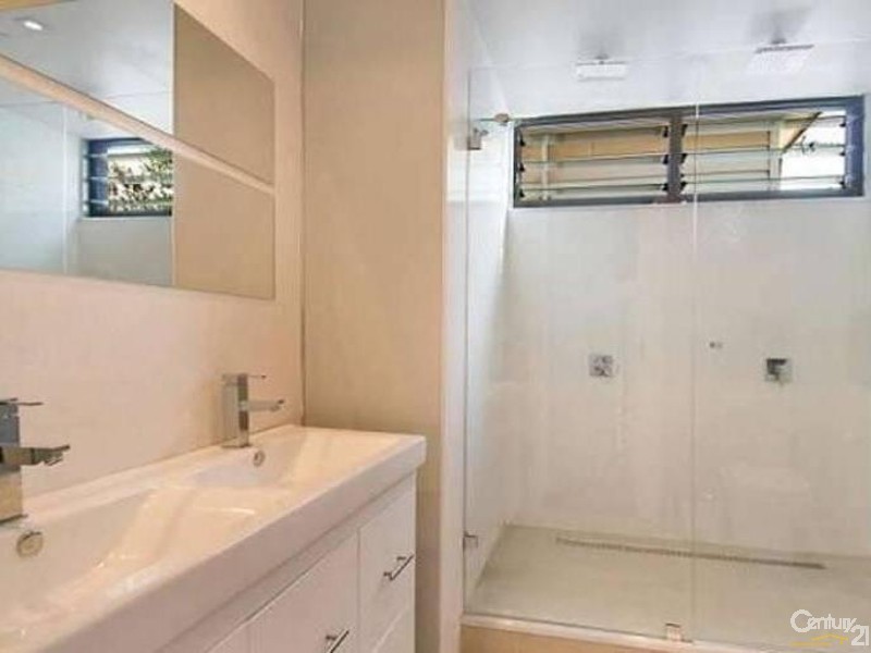 51 Douglas Street, Stockton NSW 2295