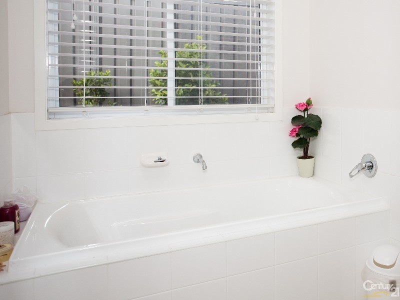 5 Kimberley Place, Macquarie Hills NSW 2285