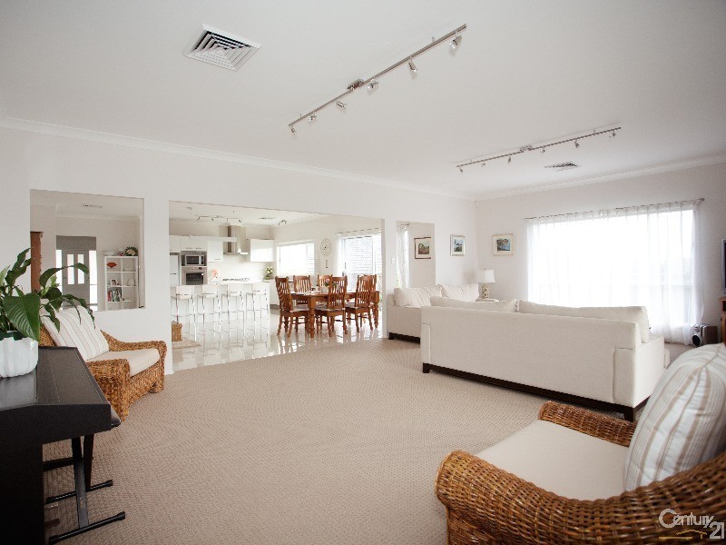 5 Kimberley Place, Macquarie Hills NSW 2285