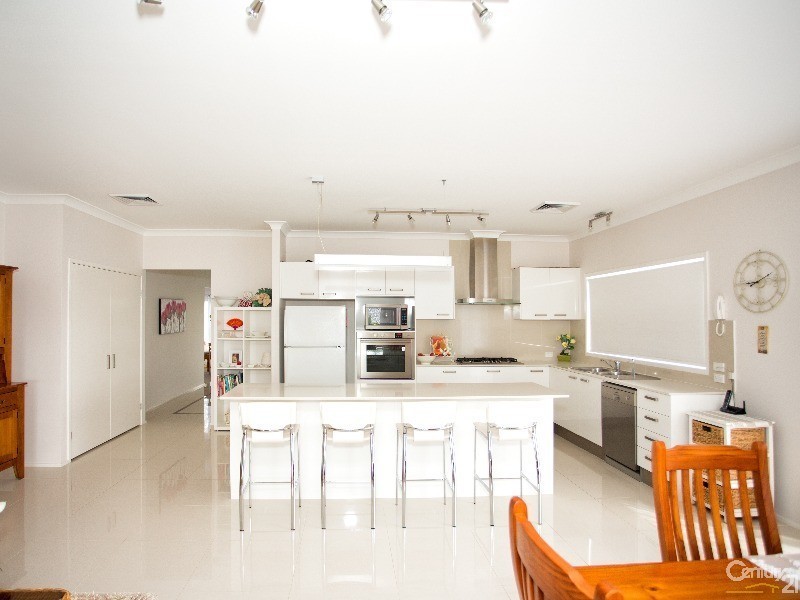 5 Kimberley Place, Macquarie Hills NSW 2285