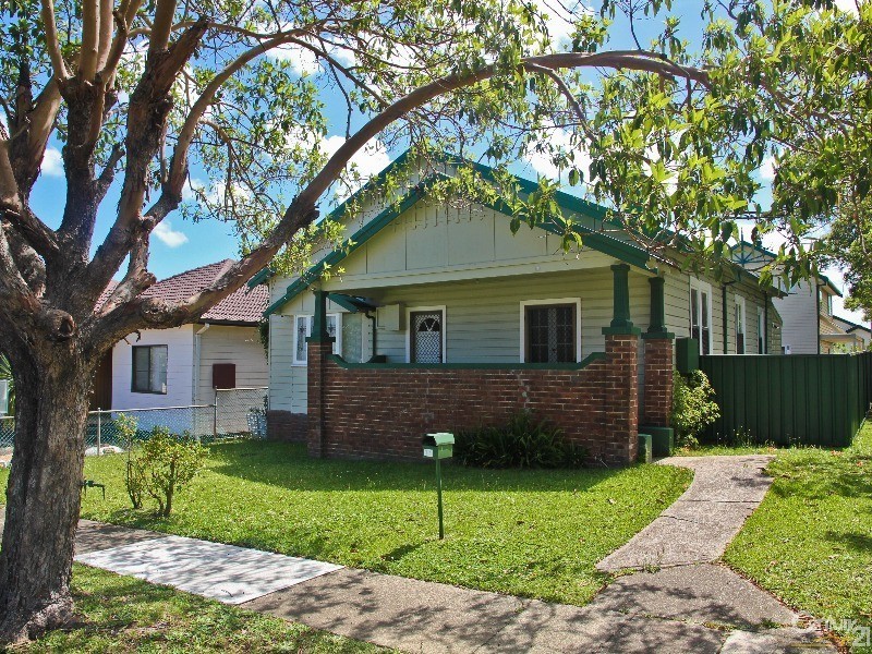 11 Edmund Street, Mayfield NSW 2304