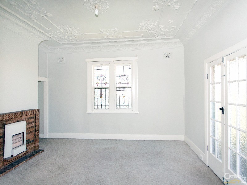 11 Edmund Street, Mayfield NSW 2304