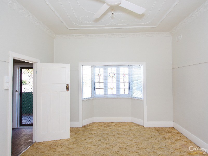 11 Edmund Street, Mayfield NSW 2304