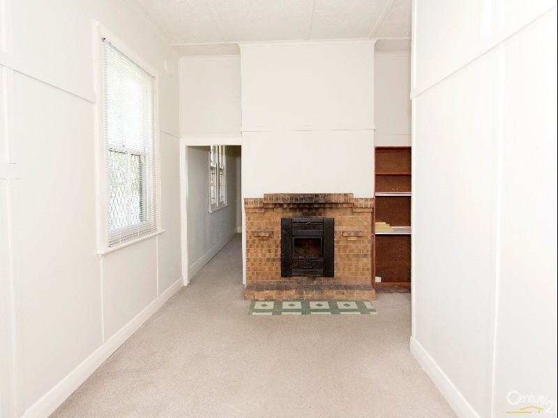 11 Edmund Street, Mayfield NSW 2304