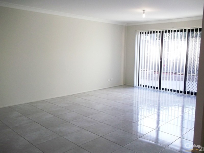 7 Salamon Road, Cameron Park NSW 2285
