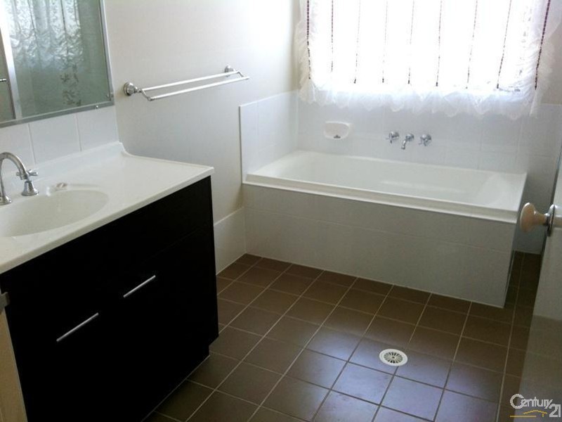 7 Salamon Road, Cameron Park NSW 2285