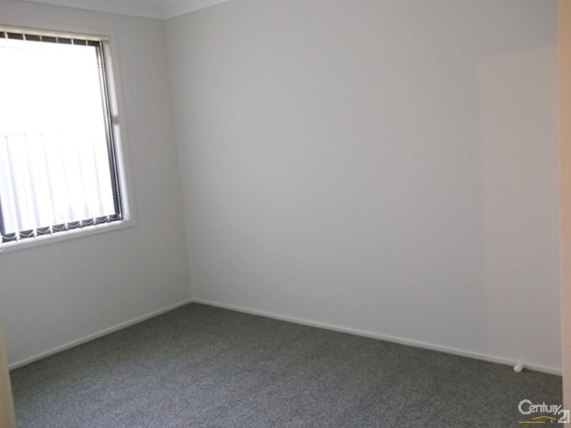 7 Salamon Road, Cameron Park NSW 2285