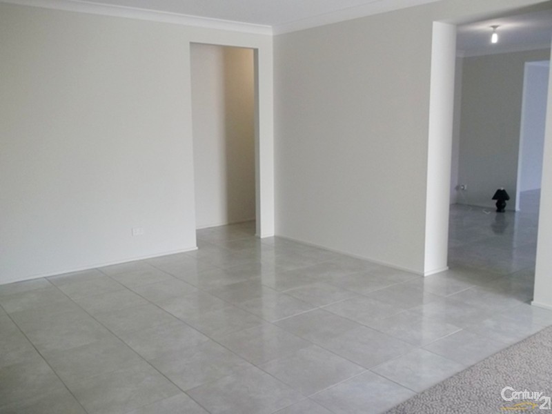 7 Salamon Road, Cameron Park NSW 2285