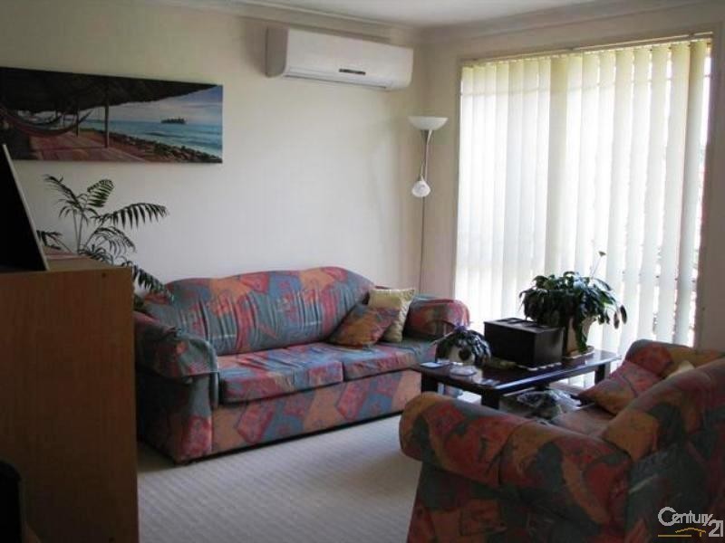 9 Robertson Street, Carrington NSW 2294