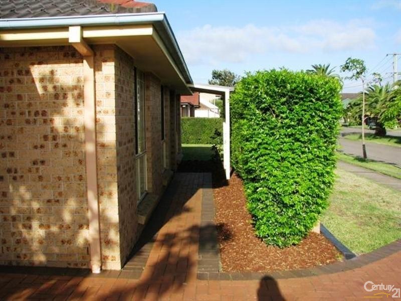 9 Robertson Street, Carrington NSW 2294