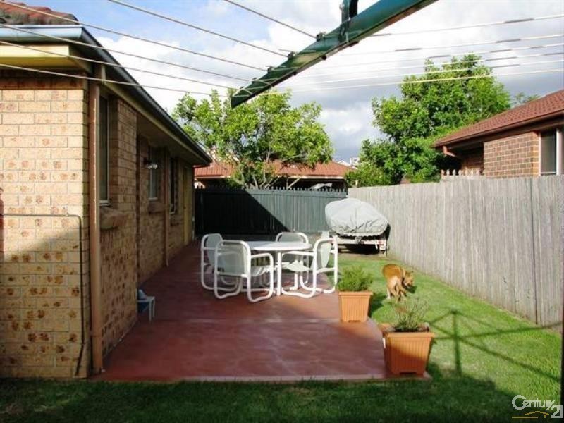 9 Robertson Street, Carrington NSW 2294