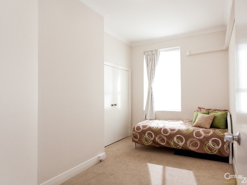 2/16-20 Watt Street, Newcastle NSW 2300