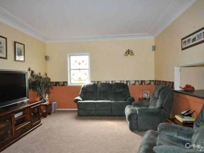 121 Reservoir Road, Glendale NSW 2285
