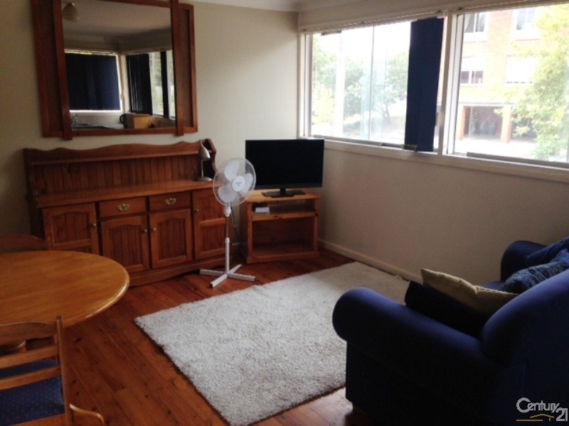 2/4 Mosbri Crescent, Cooks Hill NSW 2300