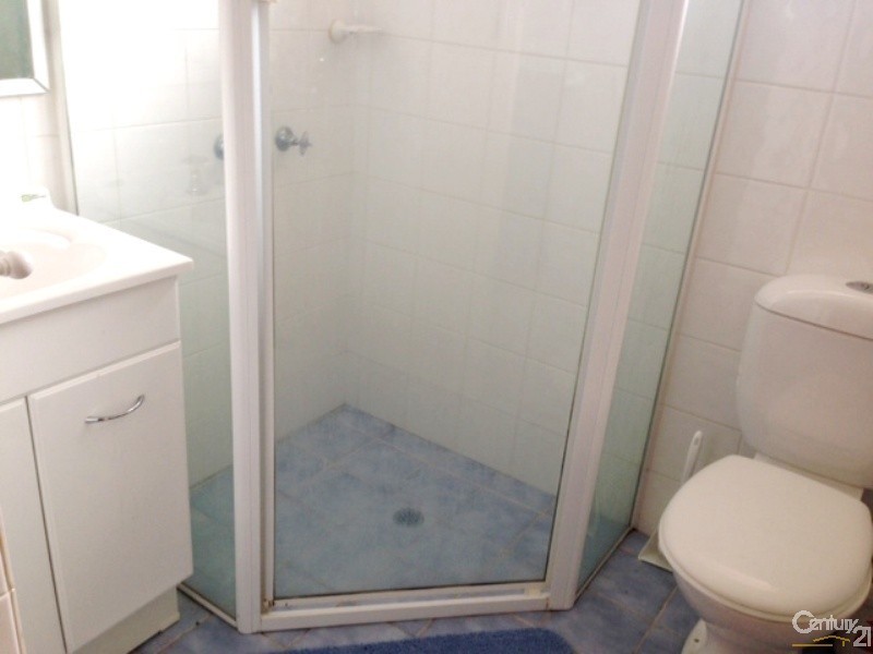 2/4 Mosbri Crescent, Cooks Hill NSW 2300