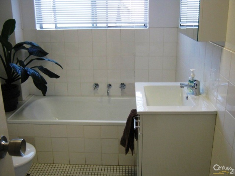 2/5 Dent Street, Merewether NSW 2291