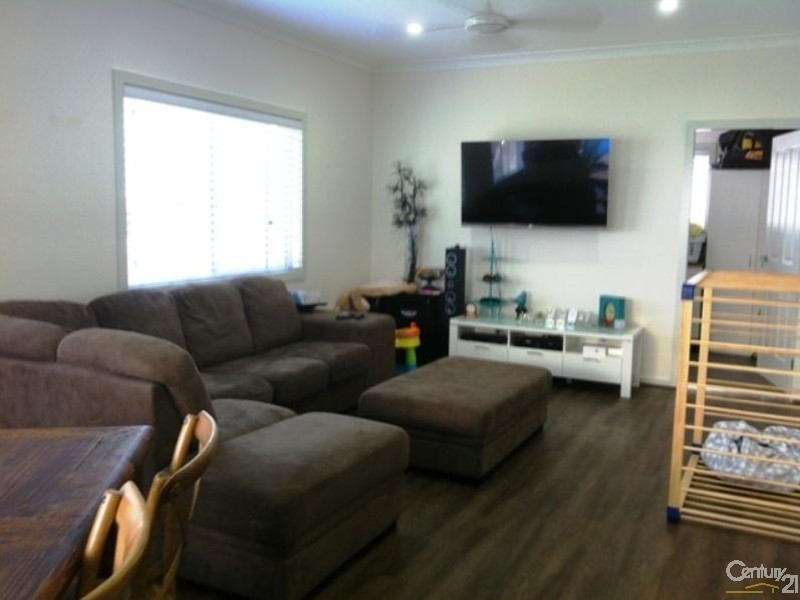 16 Regent Street, Tingira Heights NSW 2290