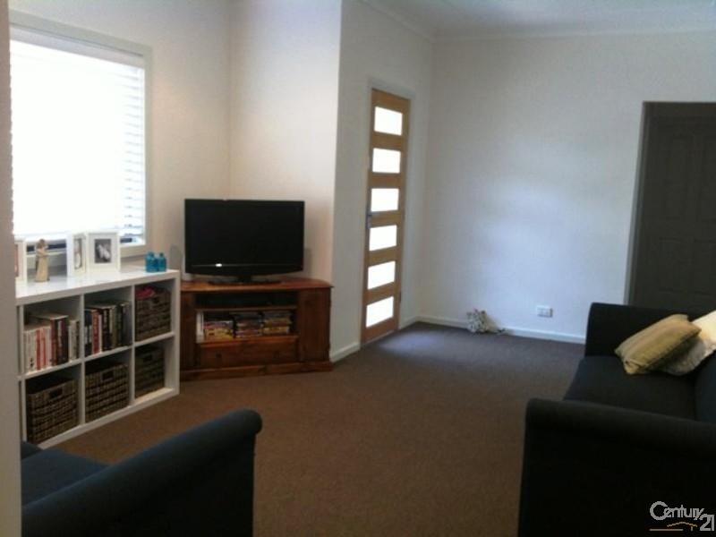16 Regent Street, Tingira Heights NSW 2290