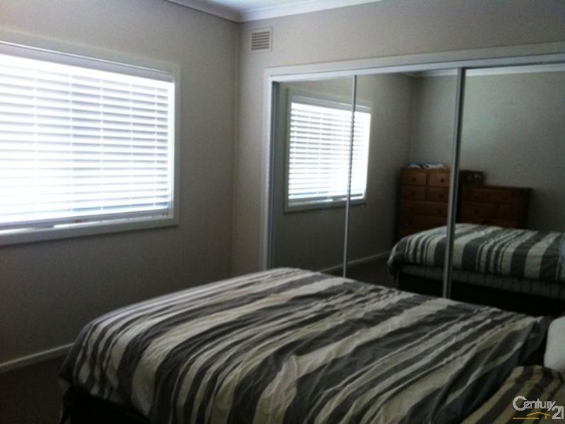 16 Regent Street, Tingira Heights NSW 2290