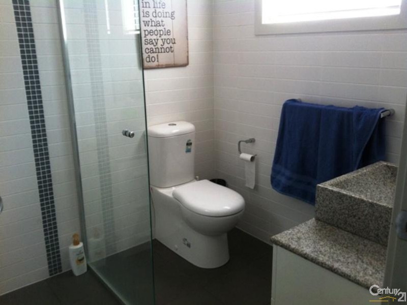 16 Regent Street, Tingira Heights NSW 2290