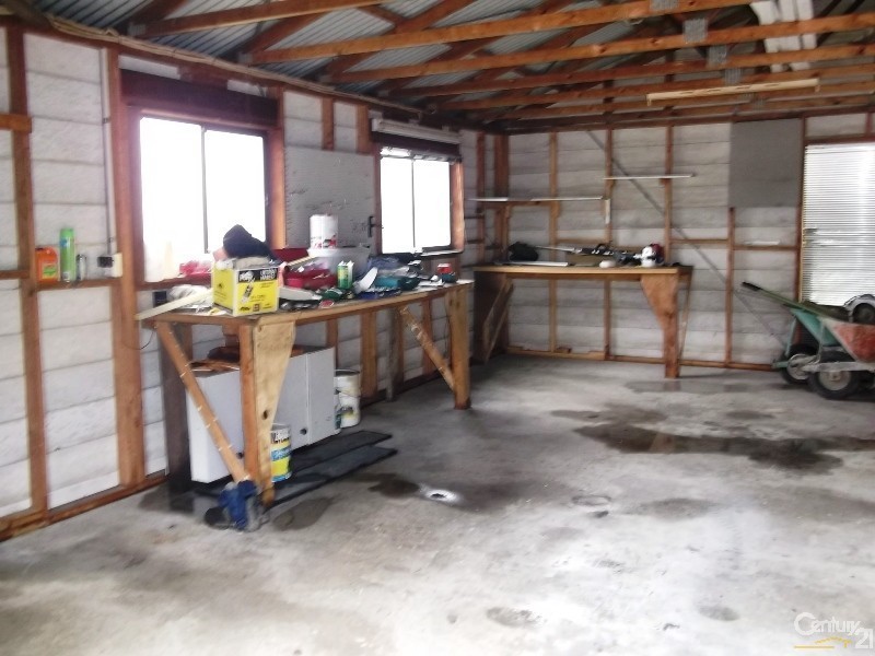 4 Witchard Place, Maryland NSW 2287