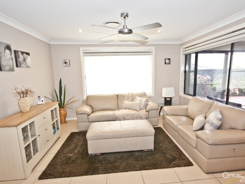 38 Ripon Way, Macquarie Hills NSW 2285