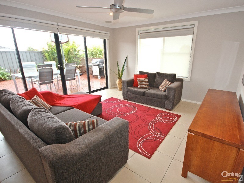 38 Ripon Way, Macquarie Hills NSW 2285