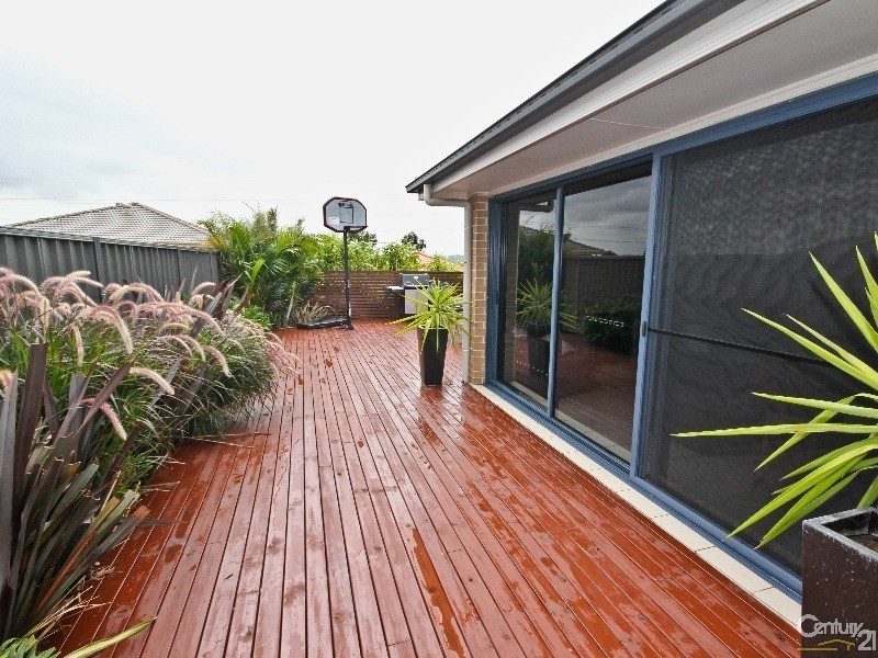 38 Ripon Way, Macquarie Hills NSW 2285