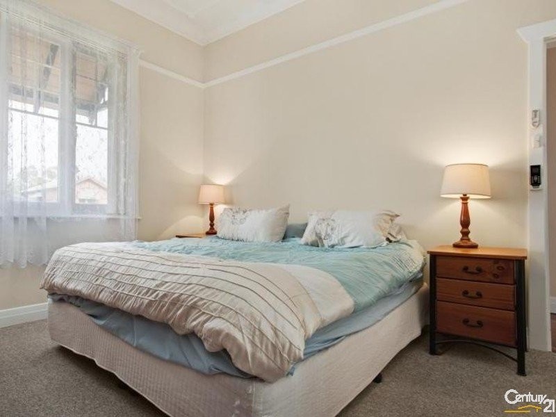 11 Ackeron Street, Mayfield NSW 2304