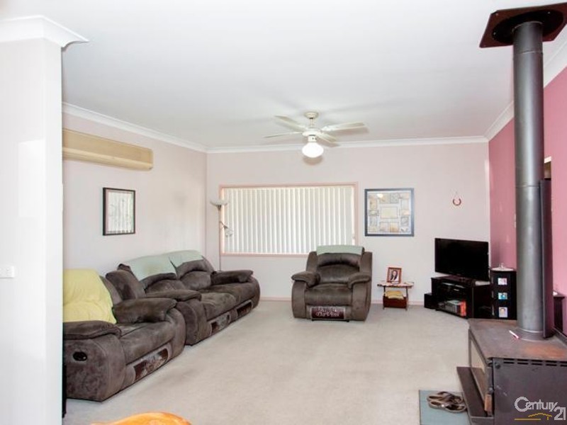 1 Laurel Avenue, Edgeworth NSW 2285